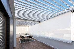 Pérgolas Bioclimáticas y Cortinas de cristal